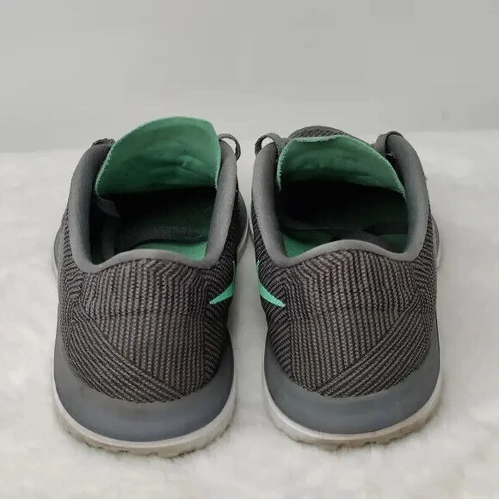 Nike gray lace up sneakers sz 8